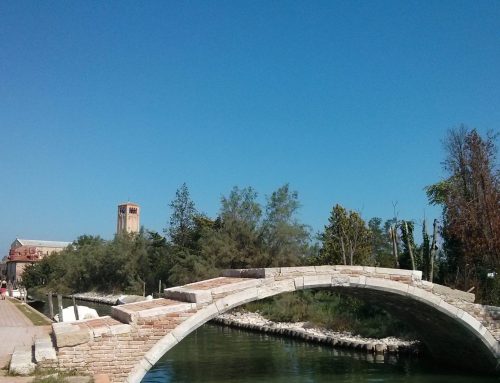 Inselspringen in der  Lagune mit öffentlichen Verkehrsmitteln